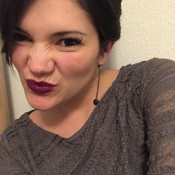 Meet your Posher, Ivey - Picture 2 of 6